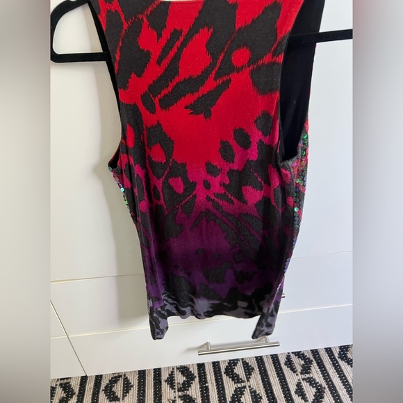 🪩 Multicolor/Graphic Sequin Tank Top 🪩 - Picture 3 of 9